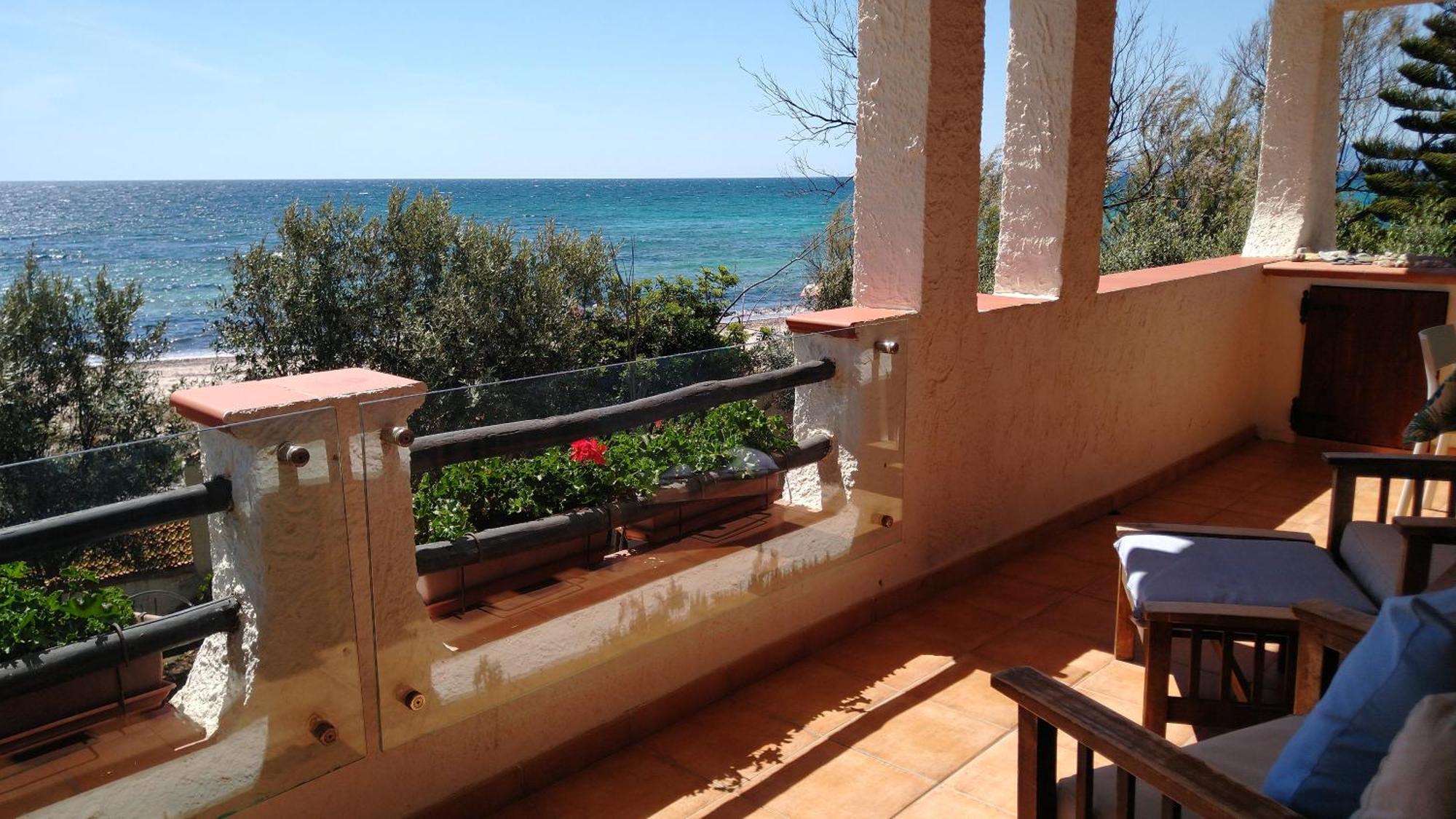 In Front Of The Beach - La Terrazza Sul Mare Flumini di Quartu Dış mekan fotoğraf